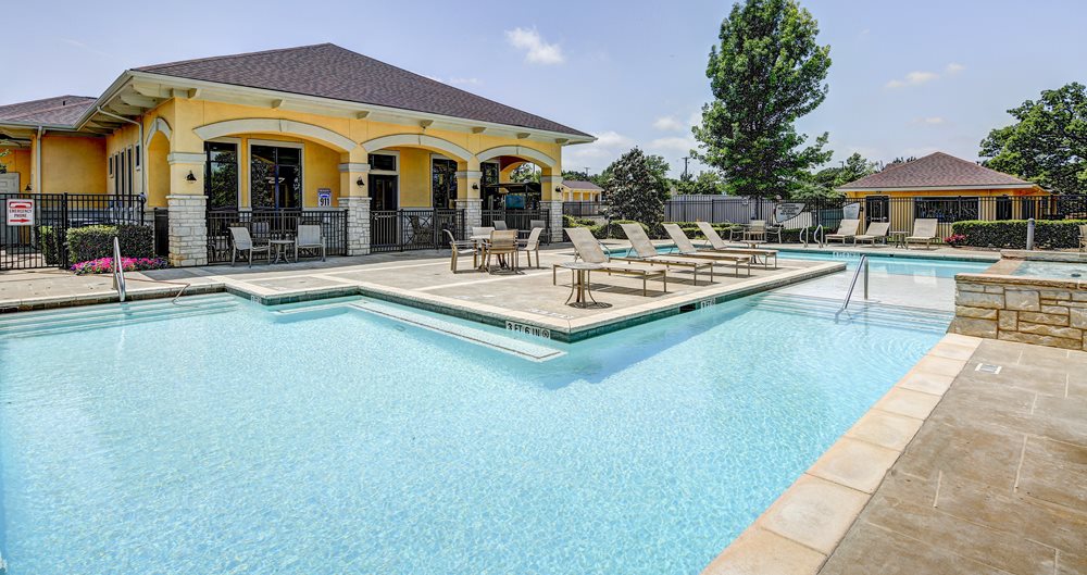 Denton Student Apartments Near UNT & TWU American Campus