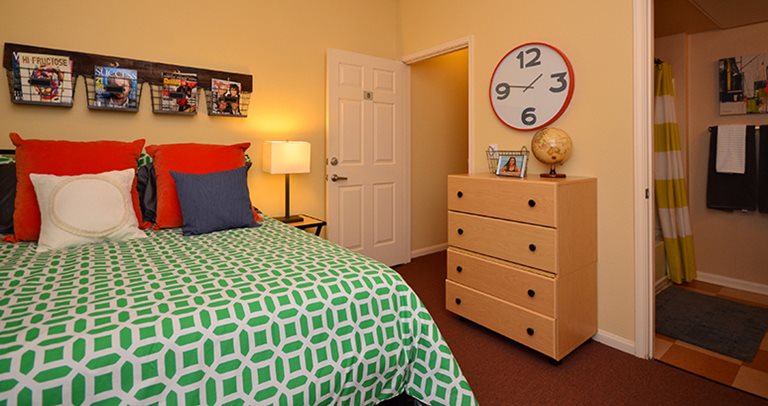Creatice Apartments Close To Fresno State University with Simple Decor